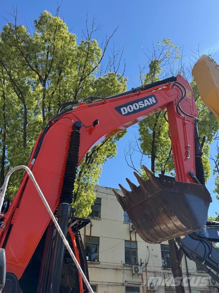 Doosan DX 300 LC-9C Rupsgraafmachines