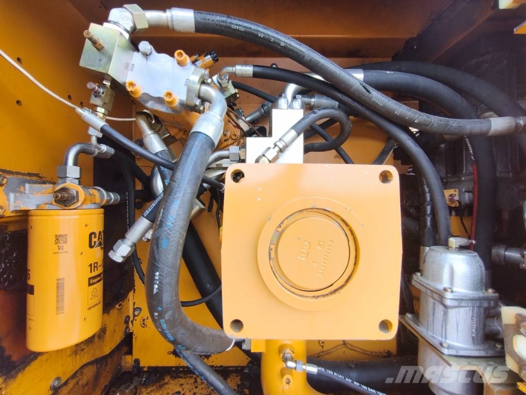 CAT 365 C حفارات زحافة
