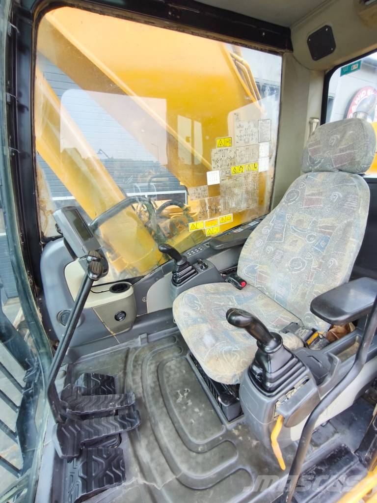 CAT 365 C حفارات زحافة