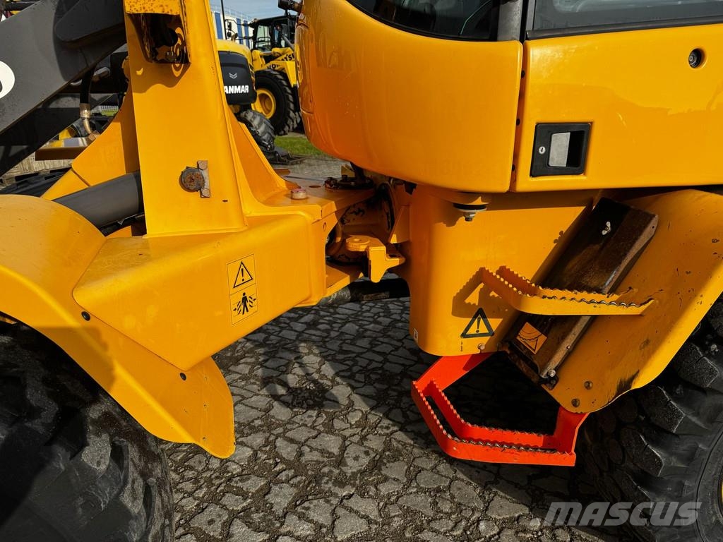 Volvo L30 G . لوادر بعجل