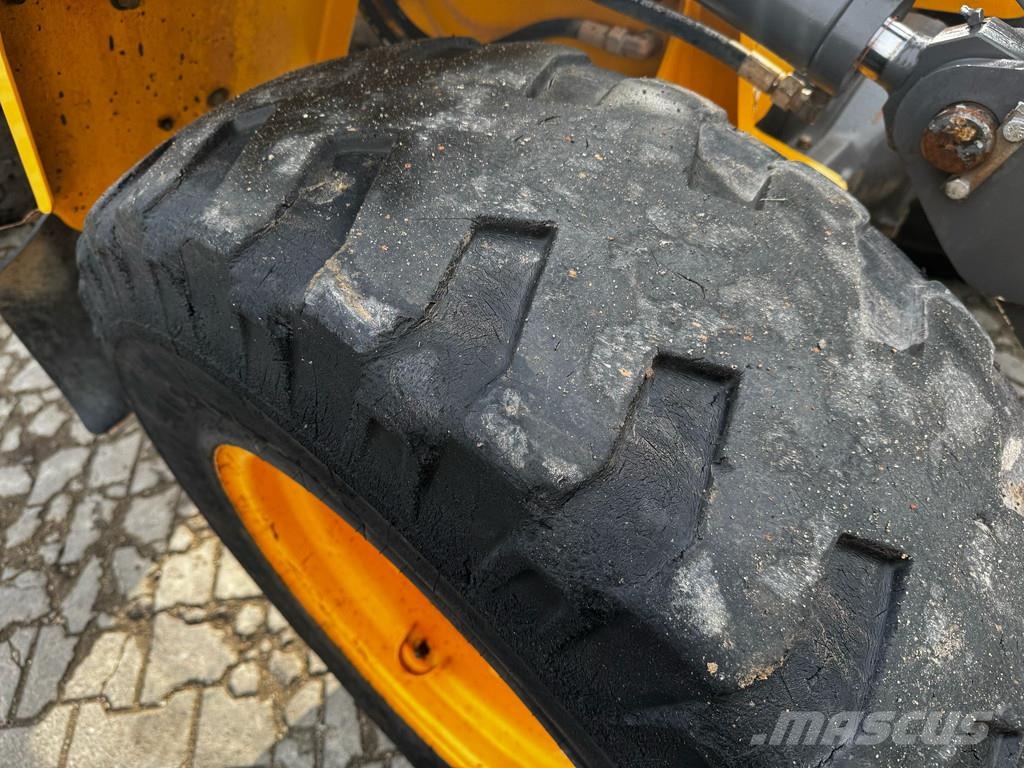 Volvo L30 G . لوادر بعجل