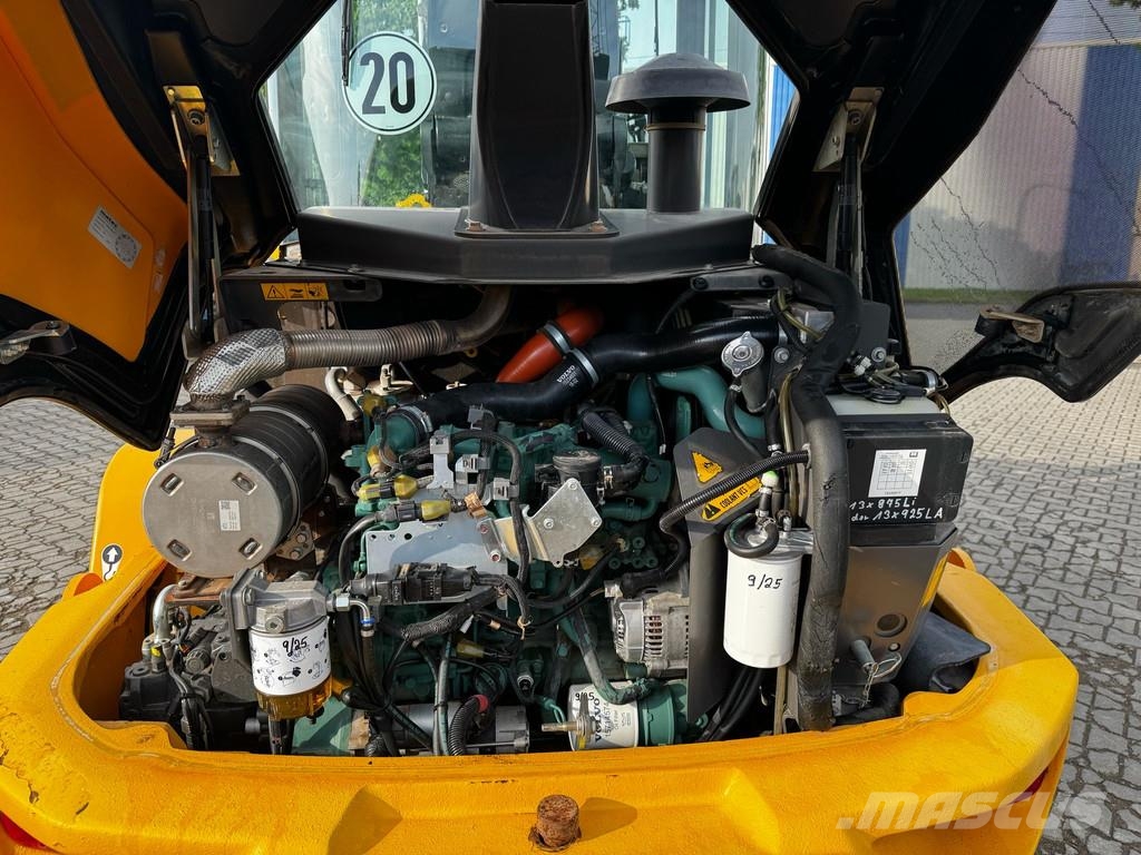 Volvo L30 G . لوادر بعجل