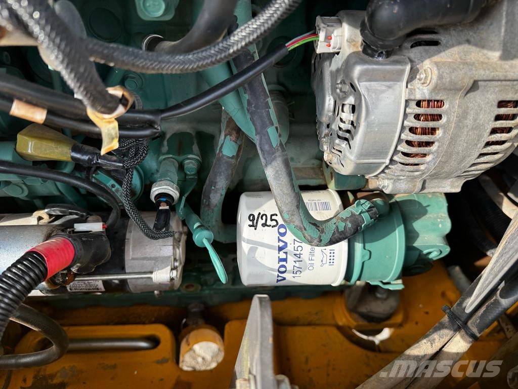 Volvo L30 G . لوادر بعجل