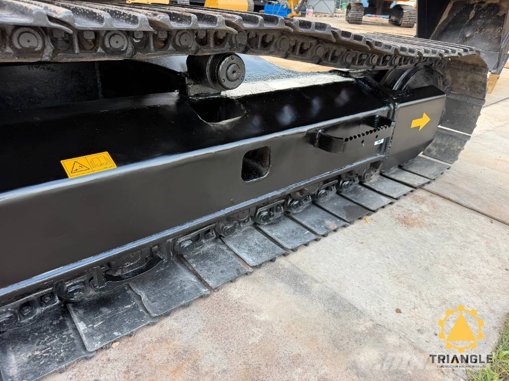 Hitachi EX 200 대형 굴삭기 29톤 이상