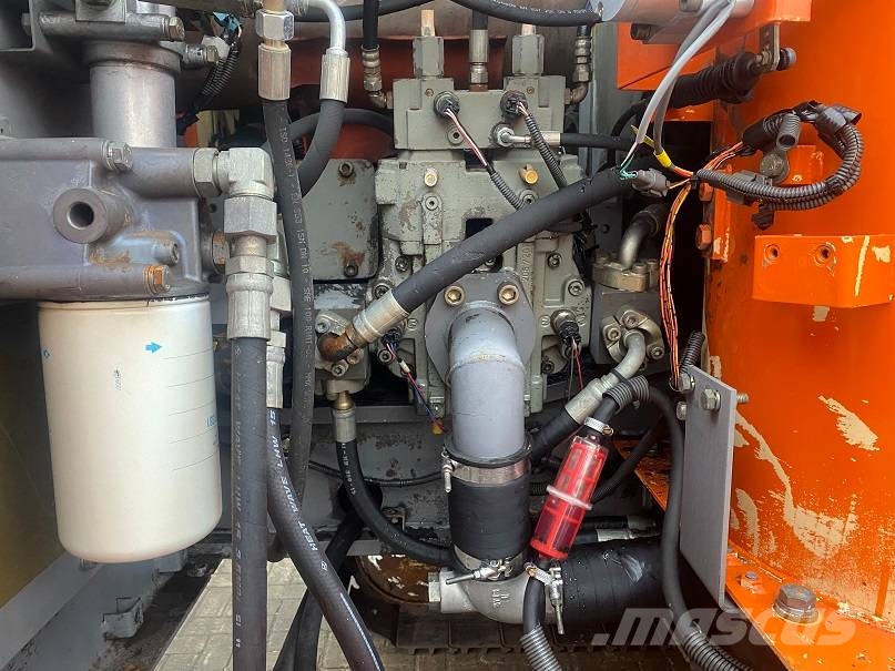 Hitachi ZX 160 LC Kāpurķēžu ekskavatori