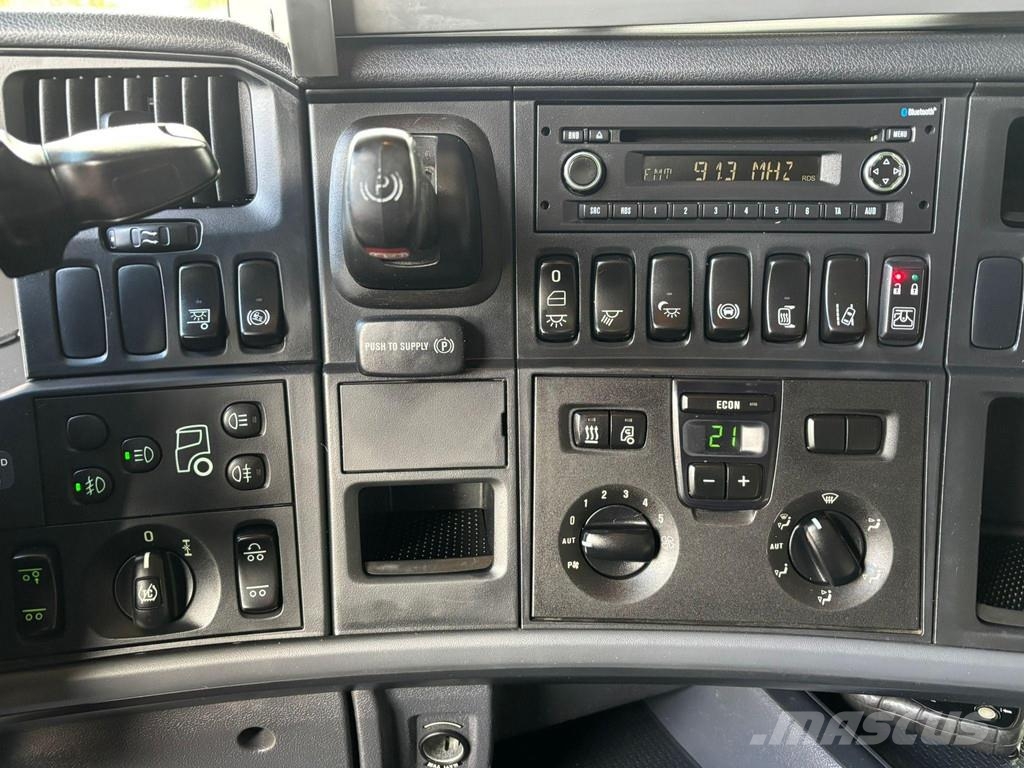 Scania R 580 6x2*4 FOR SALE AS CHASSIS / CHASSIS L=7300 m Camiones con chasís y cabina