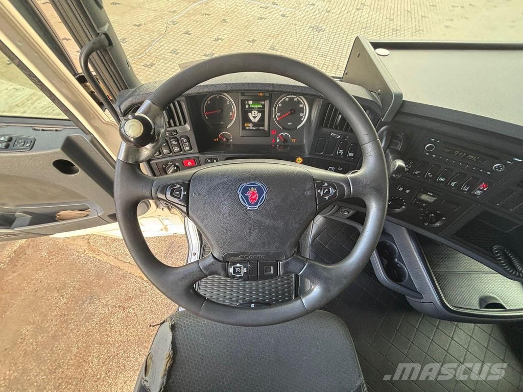 Scania R 580 6x2*4 FOR SALE AS CHASSIS / CHASSIS L=7300 m Camiones con chasís y cabina