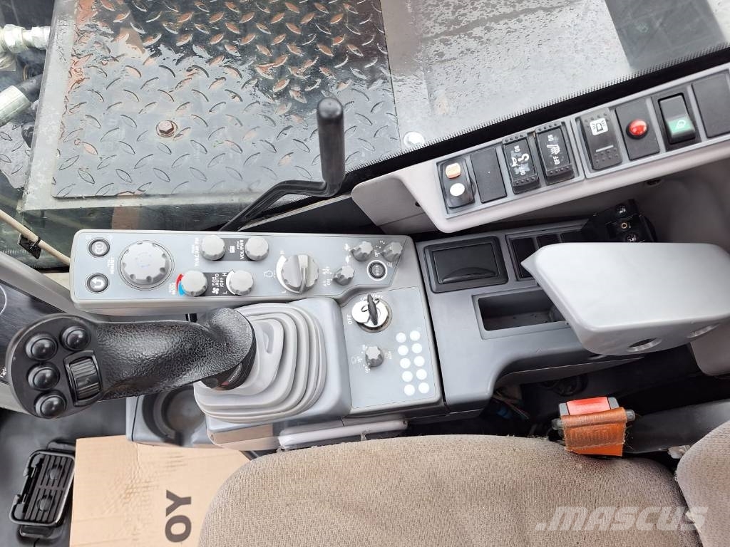 Hitachi ZX85USB-5 PYÖRITTÄJÄLLÄ 中型挖掘机