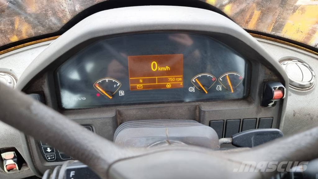 Volvo L 120 G لوادر بعجل