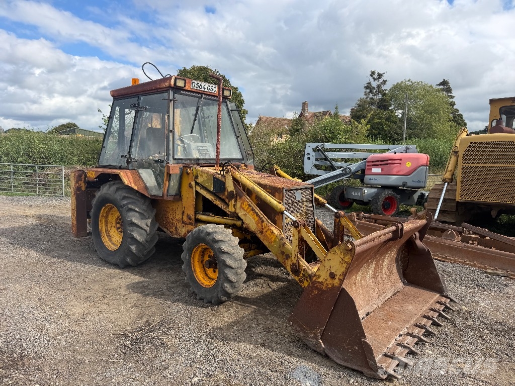 JCB 3 CX Kaivurikuormaajat