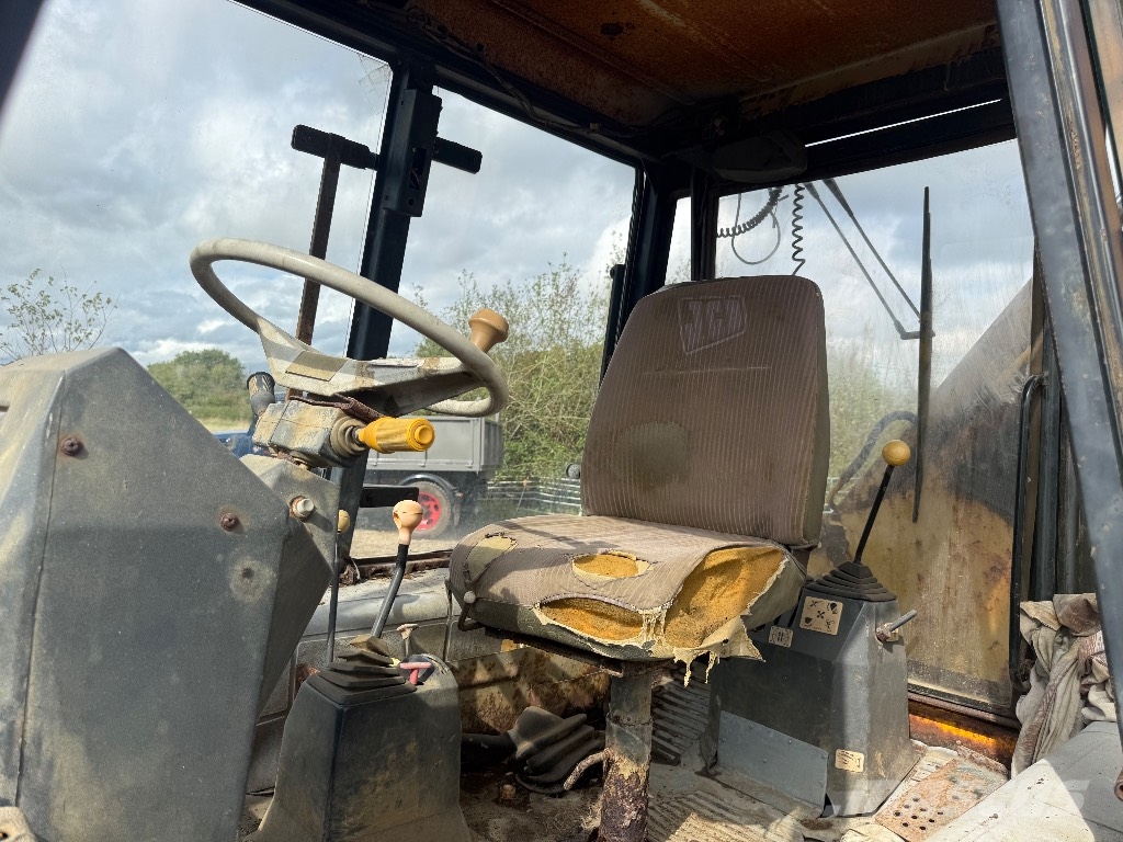 JCB 3 CX Kaivurikuormaajat
