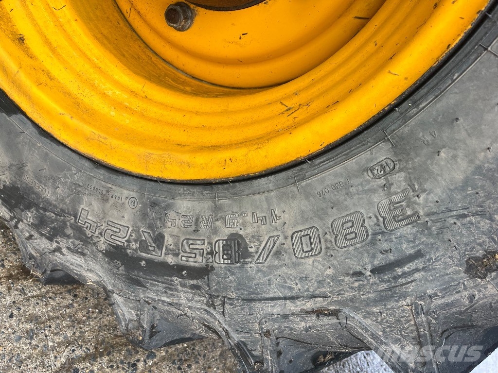 JCB 537-135 텔러 핸들러