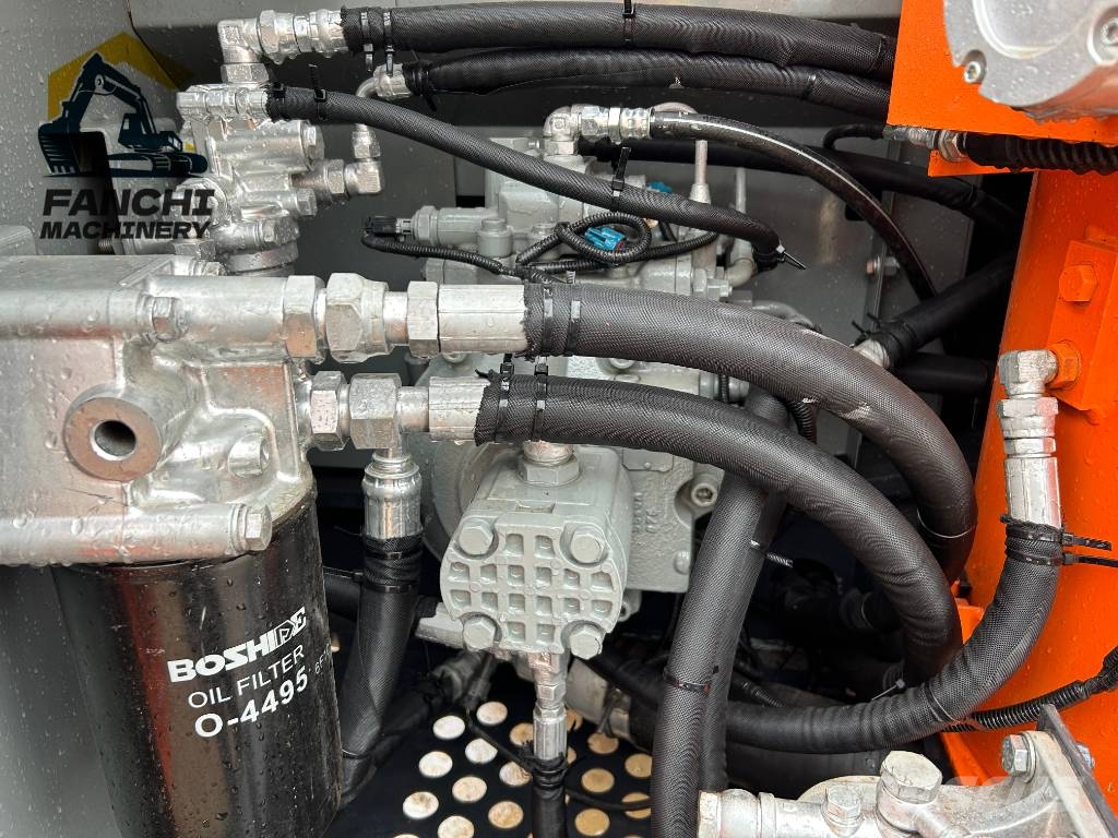 Hitachi ZX120 Гусеничні екскаватори