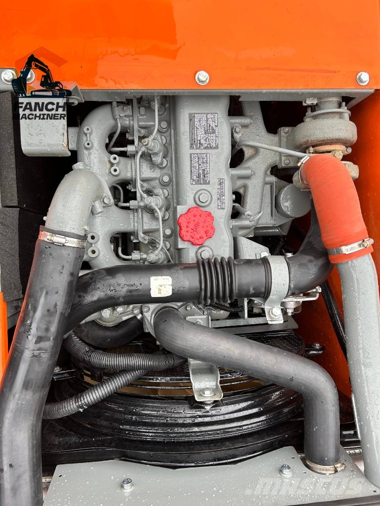 Hitachi ZX120 Гусеничні екскаватори