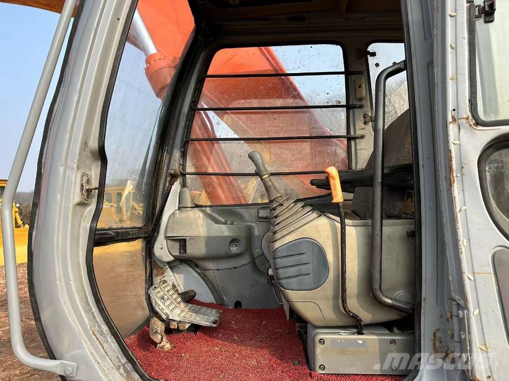 Hitachi EX200 Raupenbagger