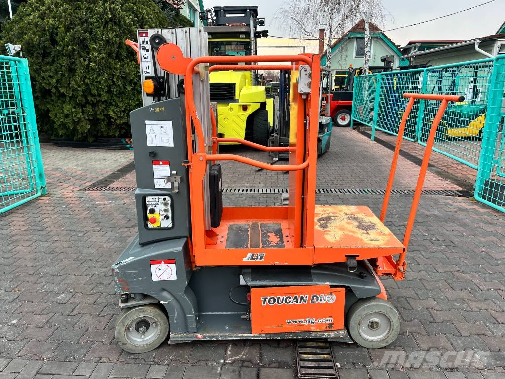 JLG TOUCAN DUO V-3811 EO Вертикальні щоглові підйомники