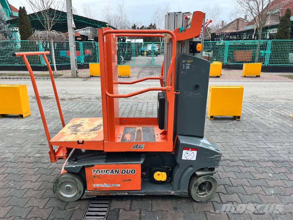 JLG TOUCAN DUO V-3811 EO Вертикальні щоглові підйомники