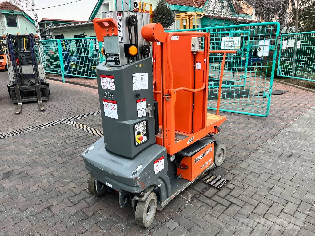 JLG TOUCAN DUO V-3811 EO Вертикальні щоглові підйомники