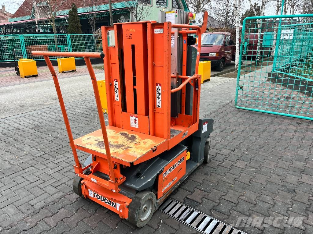 JLG TOUCAN DUO V-3811 EO Вертикальні щоглові підйомники