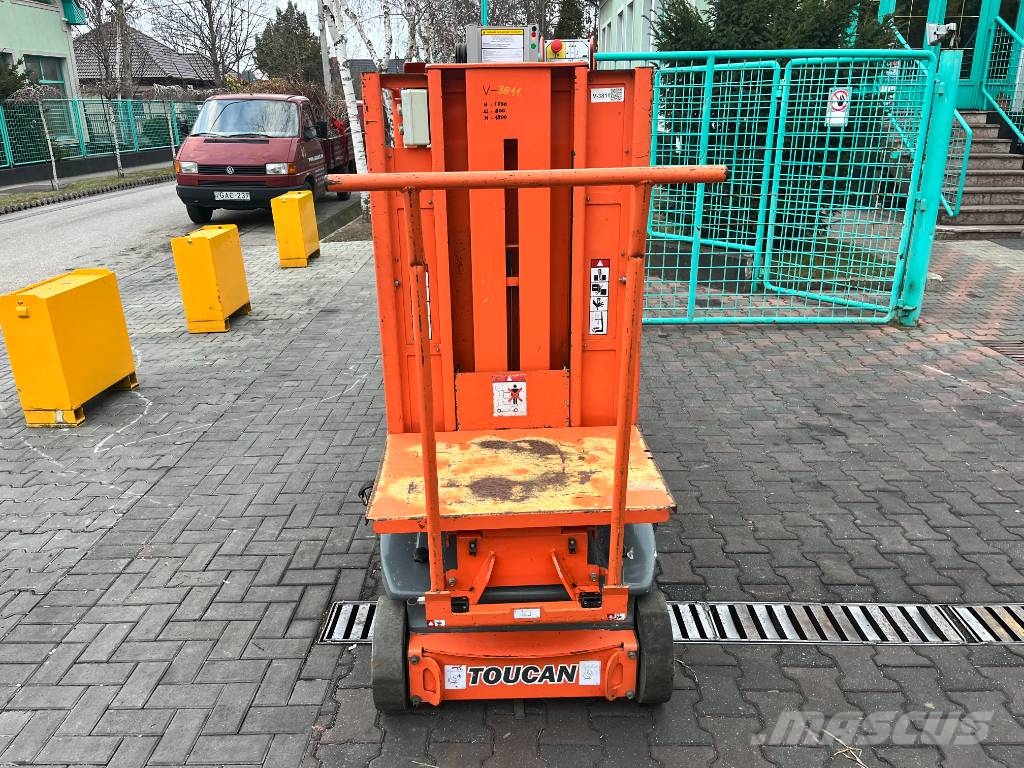 JLG TOUCAN DUO V-3811 EO Вертикальні щоглові підйомники