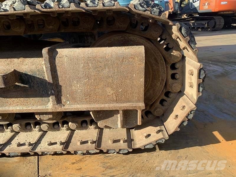 Kato HD513MR-6 Εκσκαφείς με ερπύστριες
