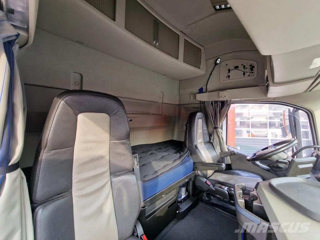 Volvo FH 13.500 Globetrotter XL 6x2 - Full air - Leather Sattelzugmaschinen