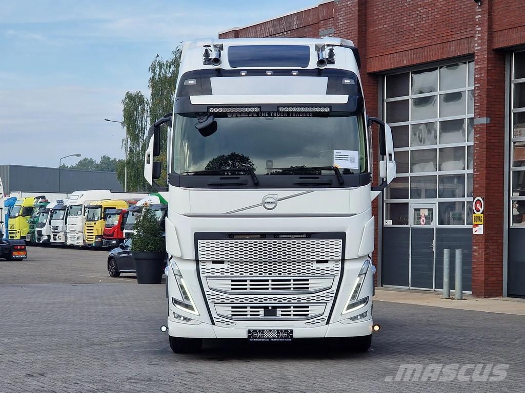 Volvo FH 13.500 Globetrotter XL 6x2 - Full air - Leather Sattelzugmaschinen