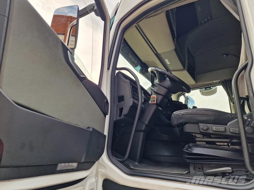 Volvo FH 13.500 Globetrotter XL 6x2 - Full air - Leather Sattelzugmaschinen