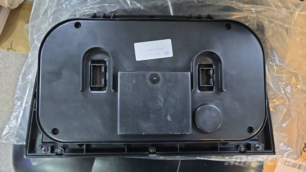 New Holland 82007803 NEW Instrument Cluster Electronics