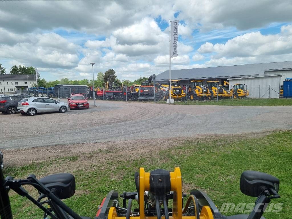 JCB 409 Nordic Edition ränta 1,99% لوادر انزلاقية التوجيه