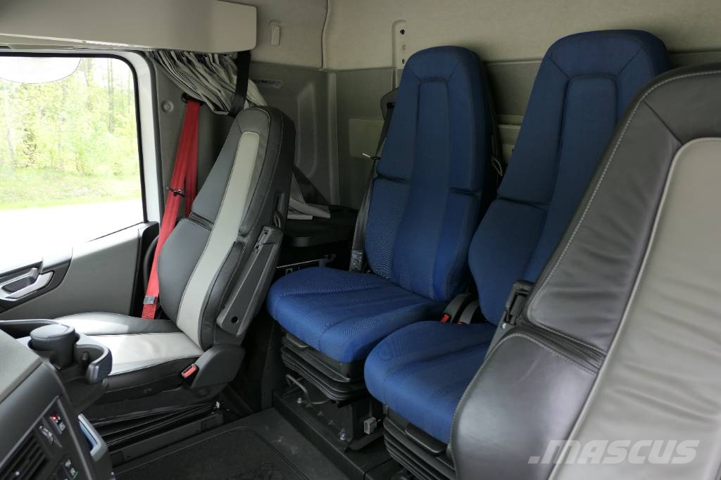 Volvo FH500 Körskoleutrustad-Dubbelkommando FH500 I-Save 6x2*4 Van Body Trucks