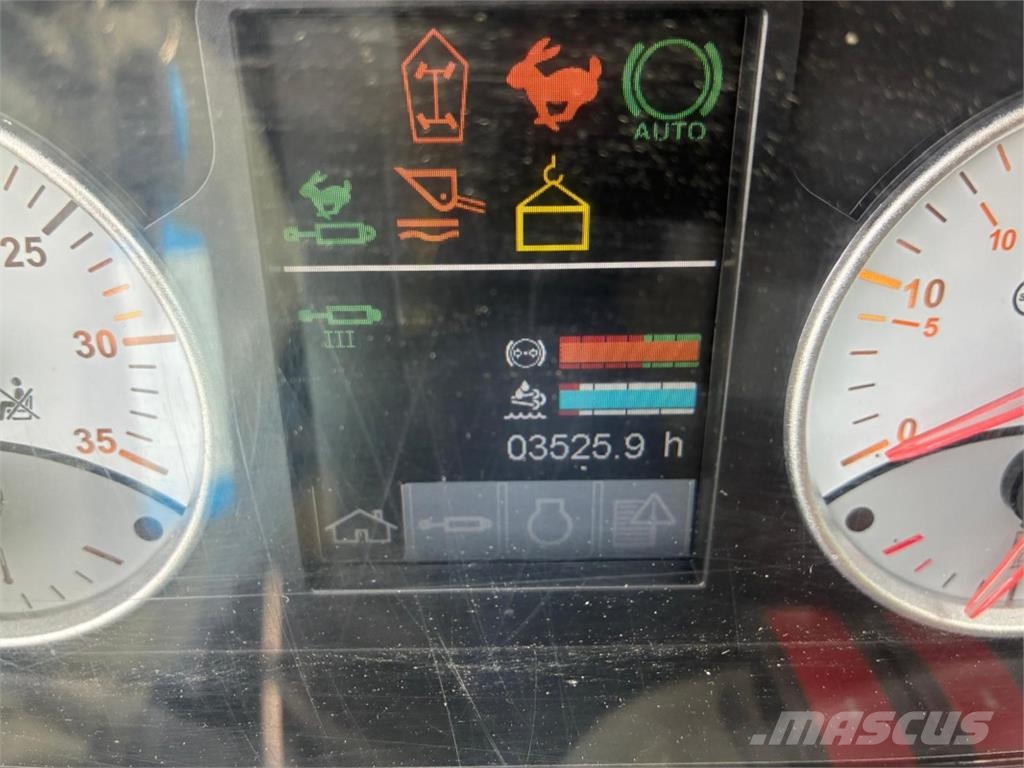 CLAAS Scorpion 960 Varipower Plus مناولات متداخلة