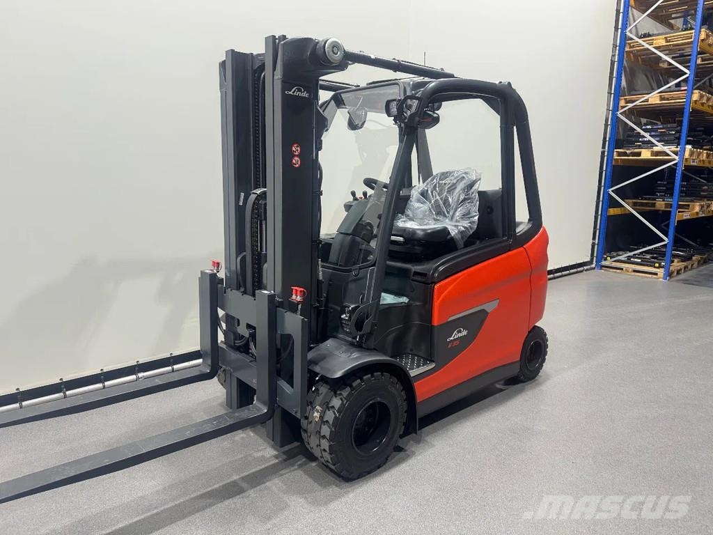 Linde 1252 E 35 HL-01 شاحنات ذات رافعات شوكية تعمل بالكهرباء