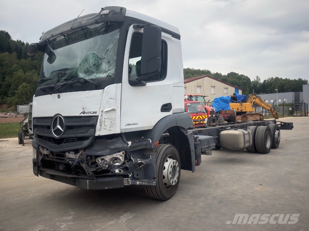 Mercedes-Benz Antos 2632 *ACCIDENTE*DAMAGED*UNFALL* شاحنات بمقصورة وهيكل
