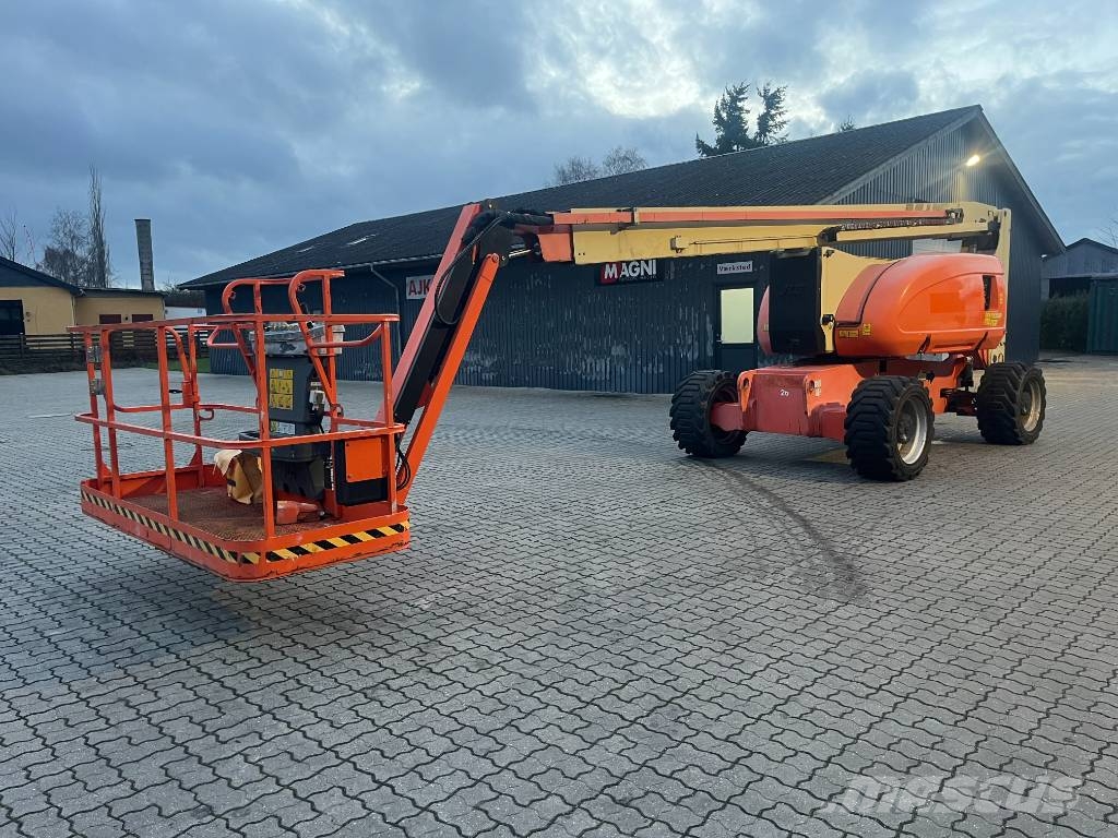 JLG 800 AJ Gelenkteleskoparbeitsbühnen