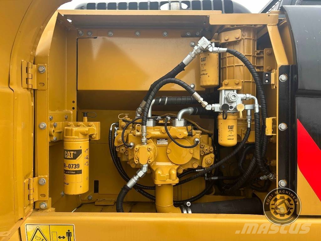 CAT 320D2 Lánctalpas kotrók