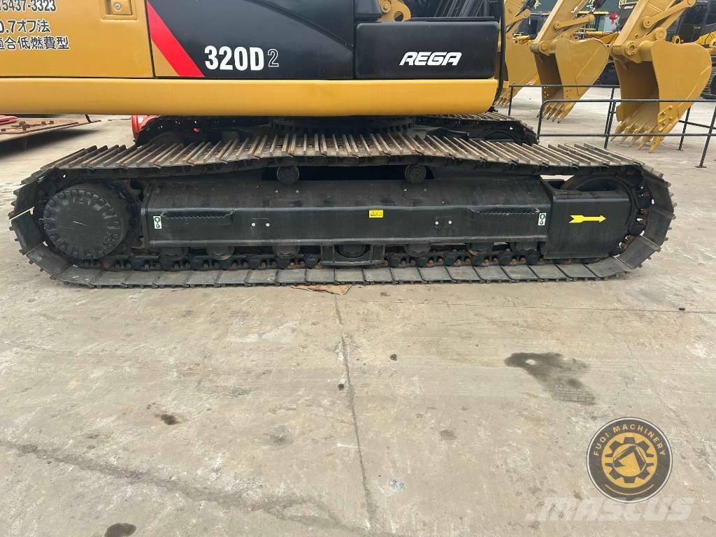 CAT 320D2 Lánctalpas kotrók