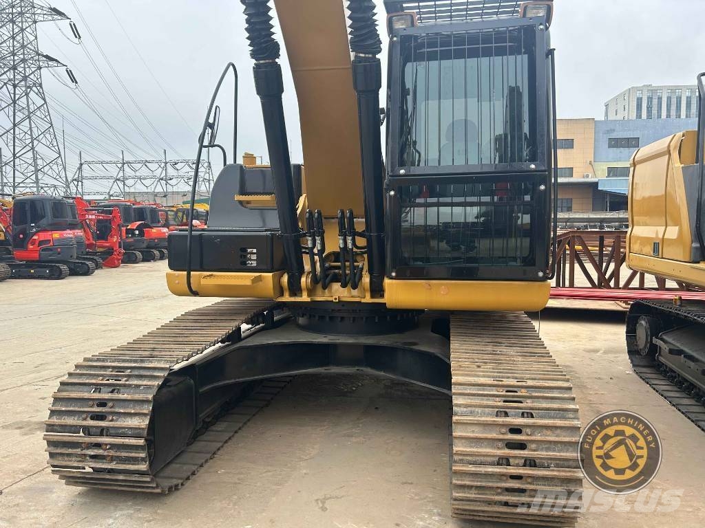 CAT 320D2 Lánctalpas kotrók