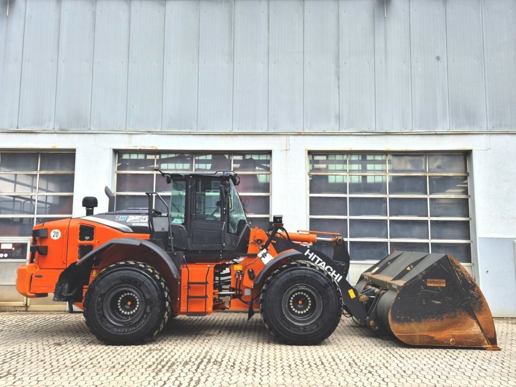 Hitachi ZW 250-7 Wielladers