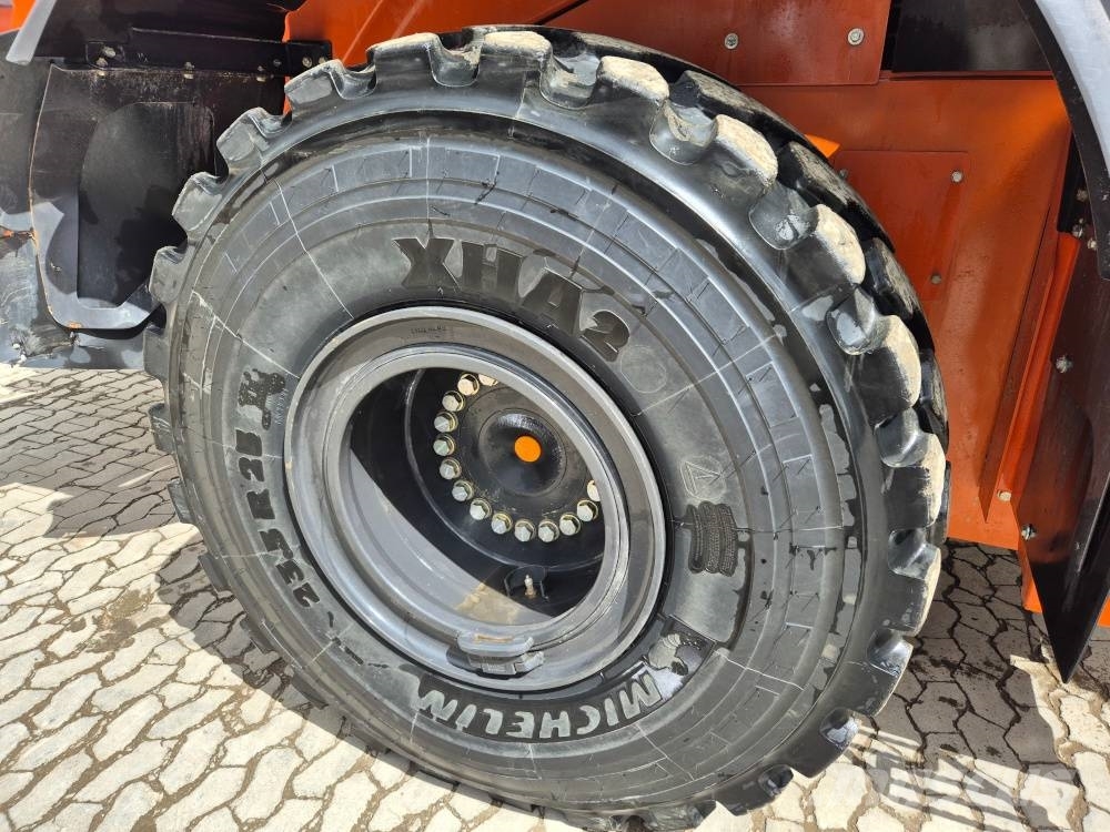 Hitachi ZW 250-7 High Lift Radlader