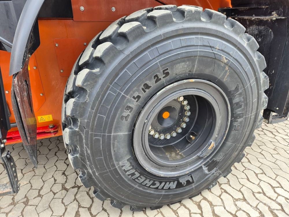 Hitachi ZW 250-7 High Lift Radlader