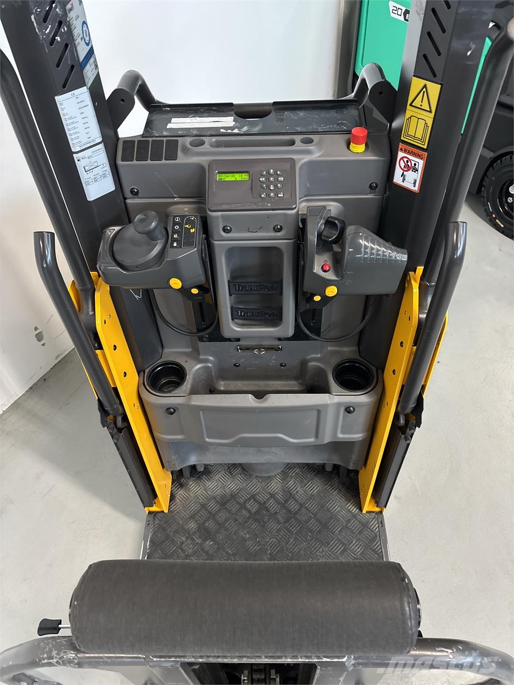UniCarriers EPL100 低型オーダーピッカー