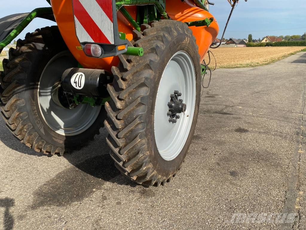 Amazone UX 4200 Spécial 40Km/h 30M-Iso/Bus endommagé Flüssigdüngerstreuer