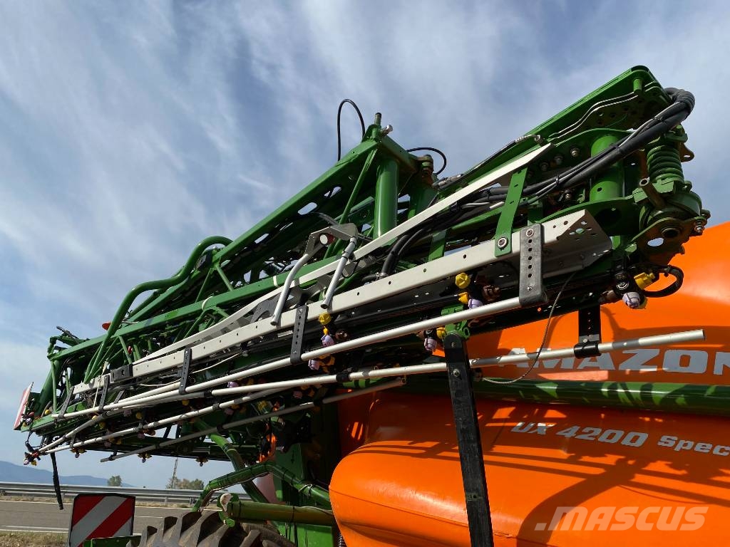 Amazone UX 4200 Spécial 40Km/h 30M-Iso/Bus endommagé Flüssigdüngerstreuer