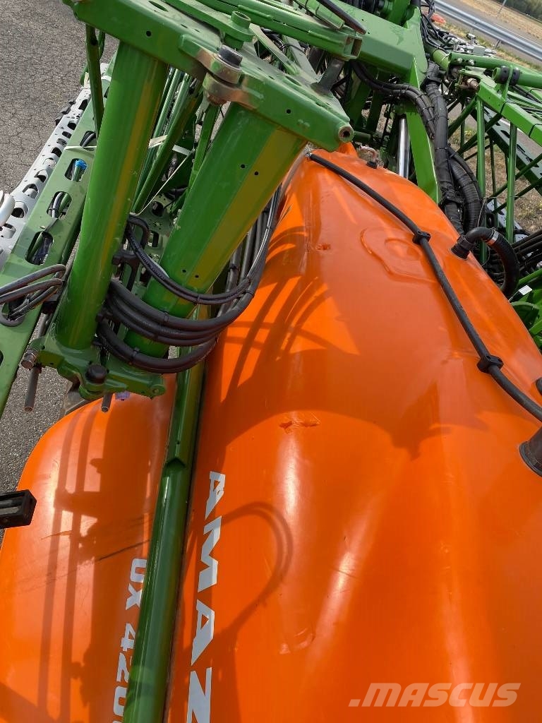 Amazone UX 4200 Spécial 40Km/h 30M-Iso/Bus endommagé Flüssigdüngerstreuer