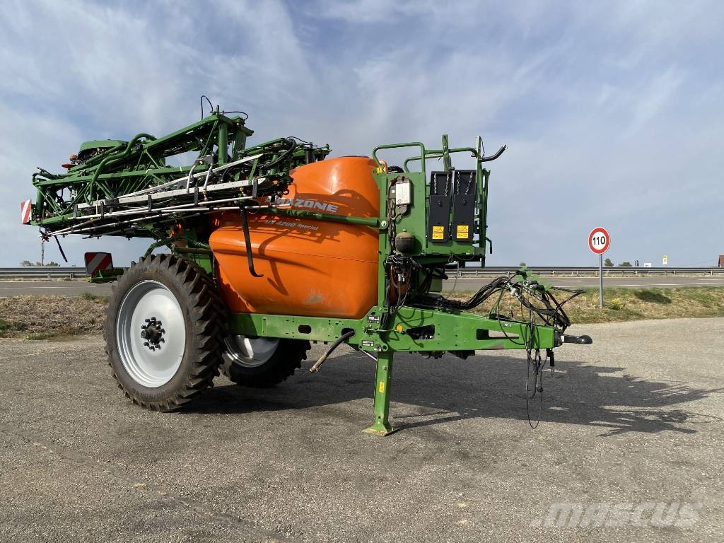 Amazone UX 4200 Spécial 40Km/h 30M-Iso/Bus endommagé Flüssigdüngerstreuer