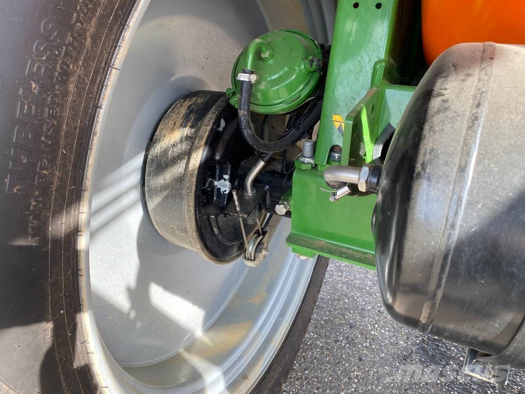 Amazone UX 4200 Spécial 40Km/h 30M-Iso/Bus endommagé Flüssigdüngerstreuer
