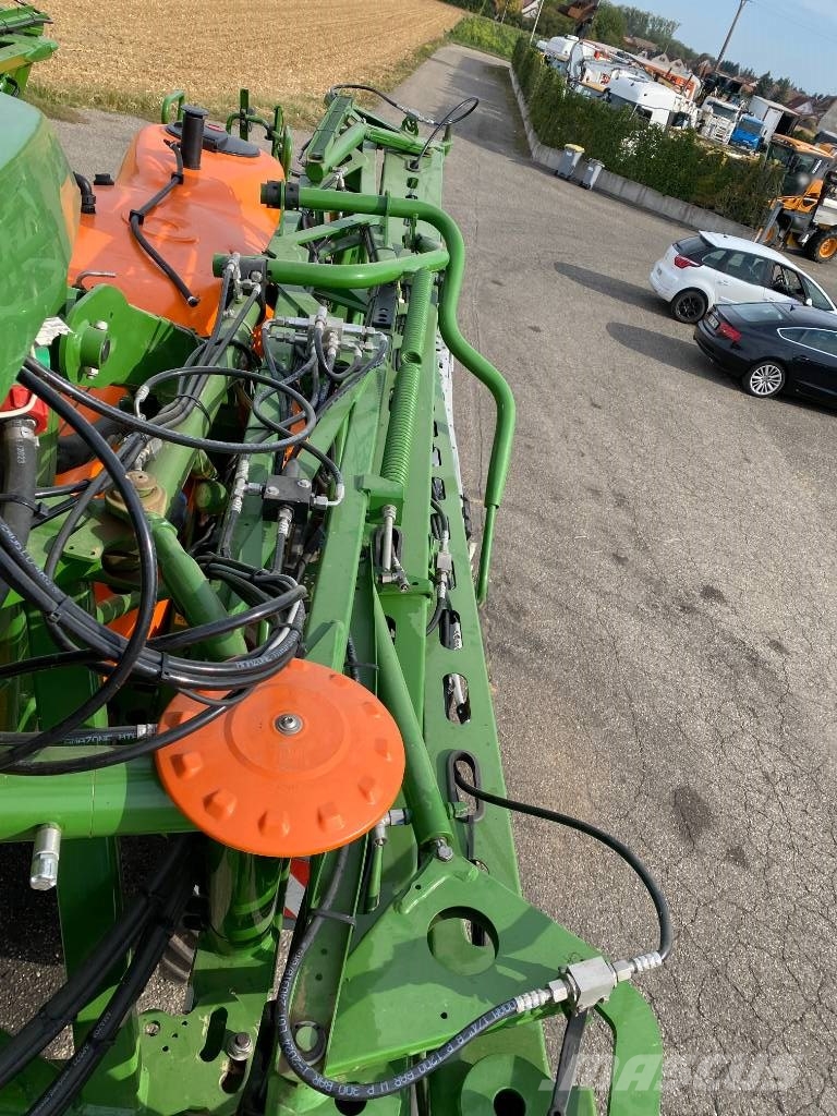 Amazone UX 4200 Spécial 40Km/h 30M-Iso/Bus endommagé Flüssigdüngerstreuer