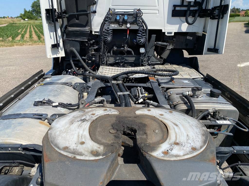Renault T520 High De13-1er Main endommagé Vetopöytäautot