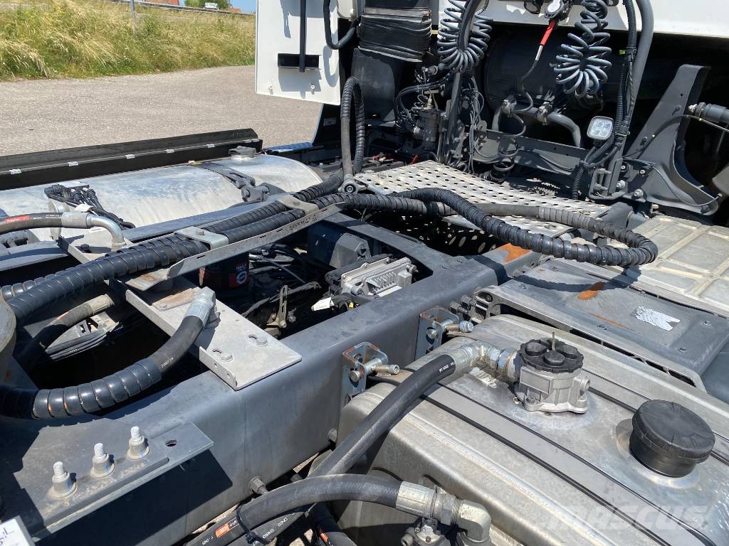 Renault T520 High De13-1er Main endommagé Vetopöytäautot